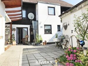 Einfamilienhaus mit Nebengeb&auml;ude in zentrumsnaher Lage