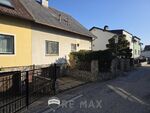 "Haus Emma - mit "Schirm, Charme & Melone"