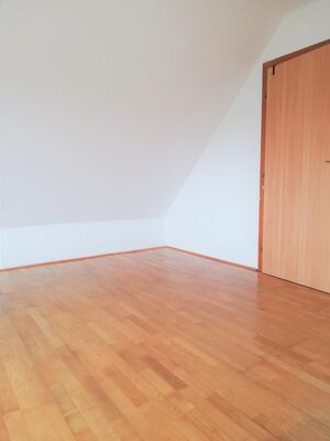 Kompakte Dachgescho&szlig;-Garconniere in Doppl/Hart mit Gartenmitbenutzung
