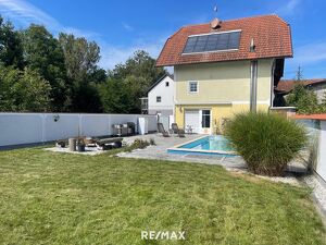 Gro&szlig;z&uuml;giges Familienhaus mit Pool in sonniger Lage