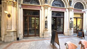 PALAIS FERSTL: Gesch&auml;ftslokal + Lager in der Passage