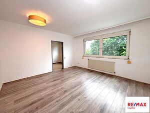 Charmante 1-Zimmer-Wohnung mit separater K&uuml;che und Blick auf den gr&uuml;nen Innenhof in Hollabrunn