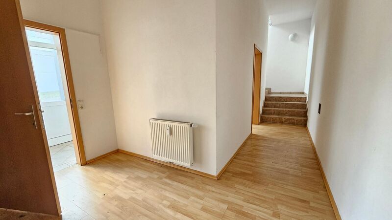 Helles B&uuml;ro mit Badezimmer