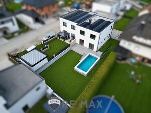 "Ihr neues Zuhause in Reichersdorf ? Doppelhaush&auml;lfte mit Pool & Traumgarten"