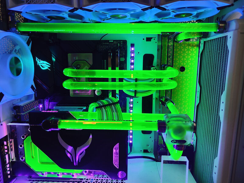 Gaming PC mit Custom Wasserk&uuml;hlung