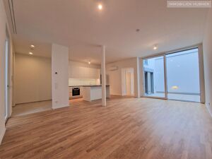 "Reihenhaus" - Wohnung mit kl. Garten und Terrasse - n&auml;he Bahnhof Meidling - AB SEPTEMBER