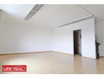 Helles, ger&auml;umiges B&uuml;ro in Traun