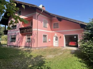 Ruhelage - Wohnhaus mit gro&szlig;em Grundst&uuml;ck