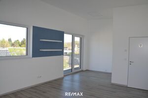 Modernes B&uuml;ro (Top 1) mit Balkon - Gewerbegebiet Mautern
