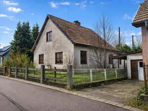 Sanierungsbed&uuml;rftiges Haus in Viehofen