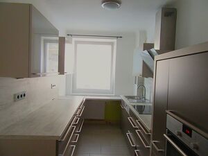 NEU RENOVIERTES 4 ZIMMER APARTMENT MIT LOGGIA IN RUHIGER LAGE