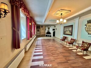 Historisches Stadthaus mit au&szlig;ergew&ouml;hnlichem Entwicklungspotenzial im Herzen von Mistelbach!