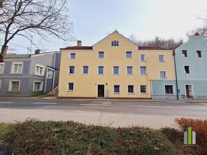 Sanierungsbed&uuml;rftiges Mehrparteienhaus in Mauerkirchen