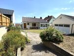 Entz&uuml;ckender Bungalow mit 2 Garagen