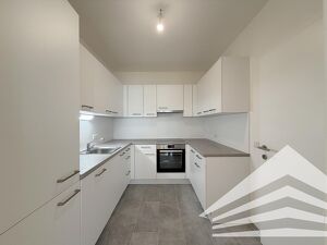 Neu sanierte 3 Zimmerwohnung mit K&uuml;che in bester Innenstadtlage - N&auml;he Landstra&szlig;e