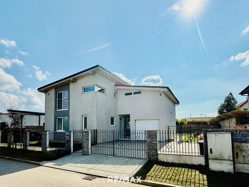 Modernes Einfamilienhaus mit einer Nutzfl&auml;che von ca. 200 m2