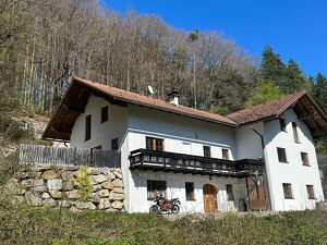 Gem&uuml;tliches Landhaus mit Einliegerwohnung  in erh&ouml;hter Waldrandlage - Sehr ruhig gelegen!