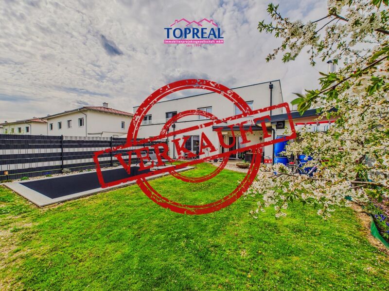***VERKAUFT*** Neubau-Doppelhaushälfte mit Pool, Eigengarten & moderner Ausstattung in Top-Lage von Wels