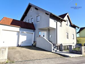 Modernes Ein- bis Zweifamilienhaus mit beheizter Kellerwohnung, Pool, Doppelgarage und gro&szlig;z&uuml;gigem Garten ? Neuhofen/Piberbach