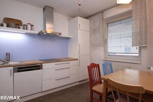 Zwei-Zimmer-Wohnung mit Loggia nahe dem St. Peter Schulzentrum