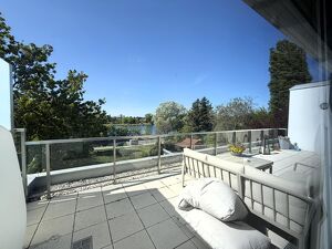 Klimatisierte 4 Zimmer und 2 Terrassen mit Blick auf die alte Donau // Air conditioned 4 rooms and 2 terraces viewing the alte Donau //