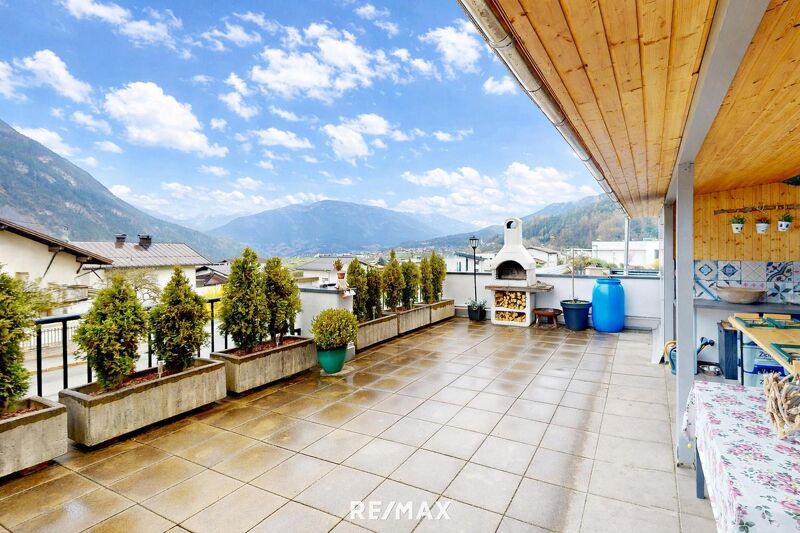 Neuer Preis!! Gro&szlig;z&uuml;gige 5-Zimmer-Wohnung mit Terrasse und Kamin in Tarrenz!