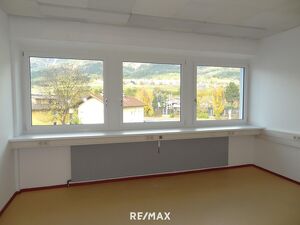 Preiswerte und barrierefrei erreichbare B&uuml;rofl&auml;che in verkehrsg&uuml;nstiger Lage von Neu-Rum zu mieten