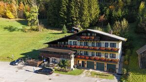 Gasthof Stangl  mit Fremdenzimmern - noch aktiv -  gleich neben  Floss und Kanuzentrum Grossraming