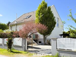 Modernes Familienrefugium? stilvolles Wohnen mit Gartenidylle