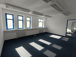 Idealer Standort f&uuml;r Kanzleien, Praxen und Dienstleistungsunternehmen - Topfrequenzlage mit direkter Bahnhofsanbindung