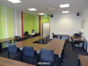 B&uuml;rofl&auml;chen in verkehrstechnisch sehr guter Lage von Hall in Tirol mit ca. 130m&sup2; zu mieten