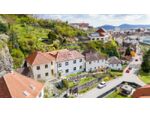 Charmantes Haus f&uuml;r Individualisten die das Besondere suchen  - Stadtlage, l&auml;ndliches Flair!