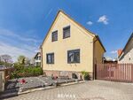 gro&szlig;es Familienhaus mit moderner Einrichtung in Hirm