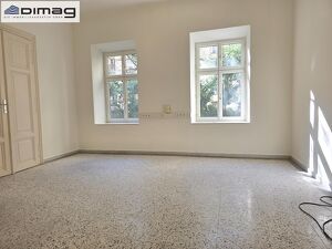Arbeiten in bester Umgebung - gro&szlig;z&uuml;giges, top saniertes Altbaub&uuml;ro mit kleiner Au&szlig;enfl&auml;che in hervorragender Lage