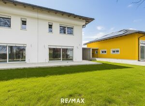 Wohnen auf h&ouml;chstem Niveau ? Energieautarke Premium?Doppelhaush&auml;lfte mit Garten