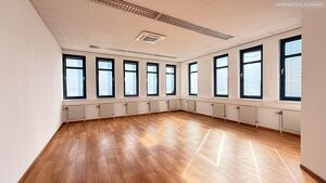 Hochwertige B&uuml;rofl&auml;che in gefragter Lage mit Garage und U-Bahn-Anschluss