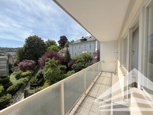 4,5 Zimmer Stadtwohnung mit Balkon! Einzelgarage m&ouml;glich!