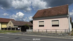 Bauernhaus mit Nebengeb&auml;ude im Pinkatal