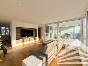 135 m&sup2; Penthouse mit 49 m&sup2; Terrasse und Top-Ausstattung in der Innenstadt