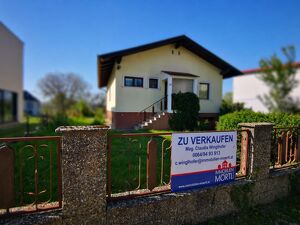 Kleines Haus, gro&szlig;es Grundst&uuml;ck mit Fernblick ? Ruhelage nahe Wien, ideal f&uuml;r P&auml;rchen