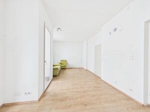 LINZ/STADT: Sanierungsbed&uuml;rftige B&uuml;ro-Ordinations-Kanzlei-Praxisfl&auml;che (ehem. Arztraxis in einem Hofst&ouml;ckl)