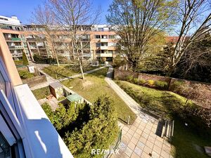 Helle 3-Zimmer-Wohnung - gem&uuml;tliche Loggia - Blick ins Gr&uuml;ne!