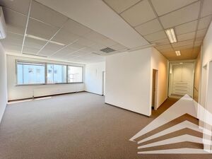 Neu saniertes B&uuml;ro mit Klimaanlage in Bahnhofsn&auml;he! Parkpl&auml;tze!