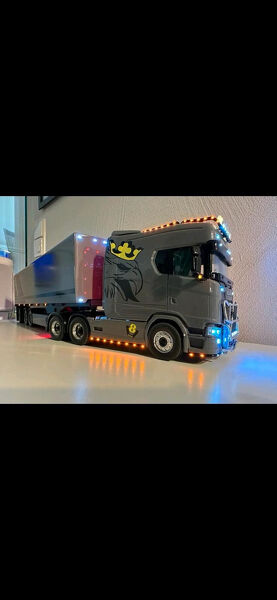 Scania V8 770S RC mit Auflieger zu verkaufen 1:32