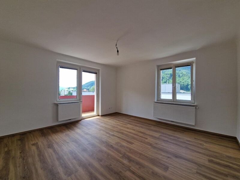 "Erstbezug - Neu sanierte Wohnung - neue K&uuml;che (vollausgestattet) mit Essplatz und gro&szlig;em Balkon"