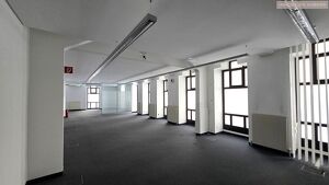 Fantastisches ECKLOKAL - direkt bei U3 Kardinal-Nagl-Platz - Ideal als Praxis!