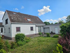 Haus mit viel Nebenfl&auml;chen Garage, Werkstatt und Co