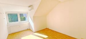 Enns ? 2-Zimmer-Dachgeschosswohnung mit Klimaanlage und KFZ-Stellplatz