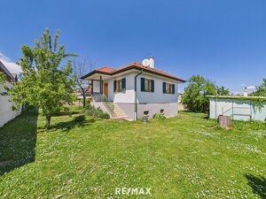 Kompakthaus mit gro&szlig;em Grundst&uuml;ck und viel Entwicklungspotenzial