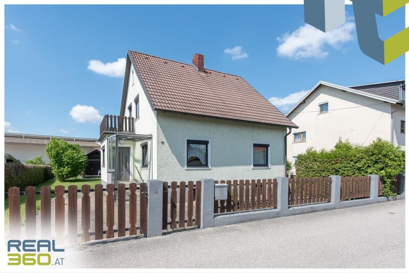 Familienglück mit Gartenidylle ? Älteres Haus mit Charme und Entwicklungspotenzial
